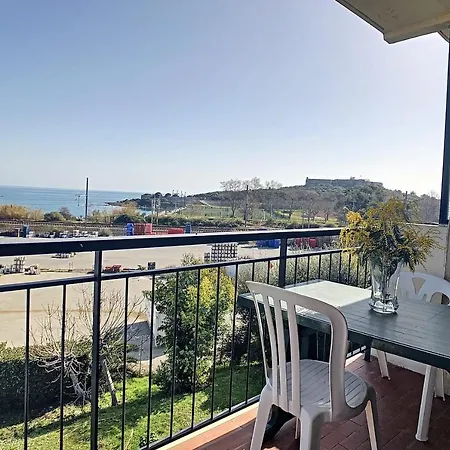 Apartmán Two-Bedroom Apartment In Antibes Val Claret Area Antibes